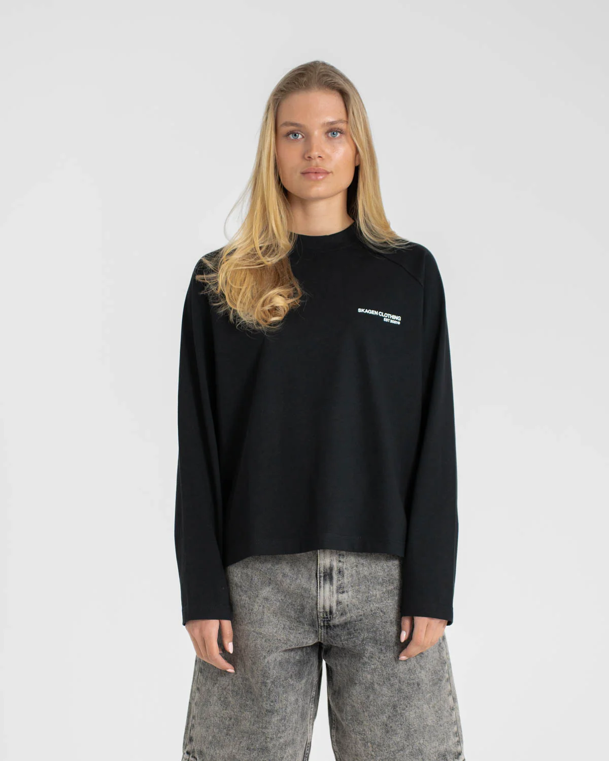 Everyday Essential Raglan Longsleeve Black dame - Image 3