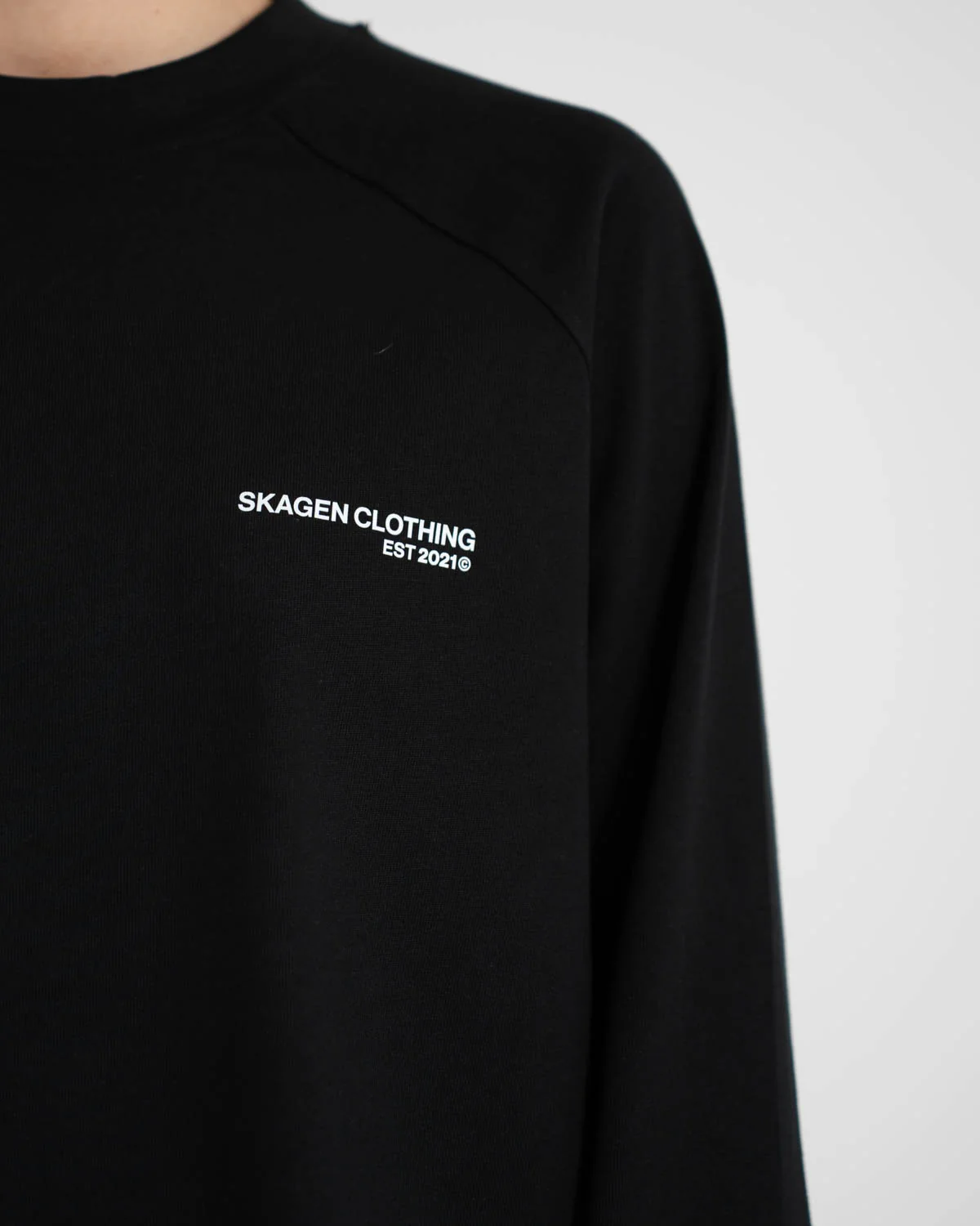 Everyday Essential Raglan Longsleeve Black dame - Image 6