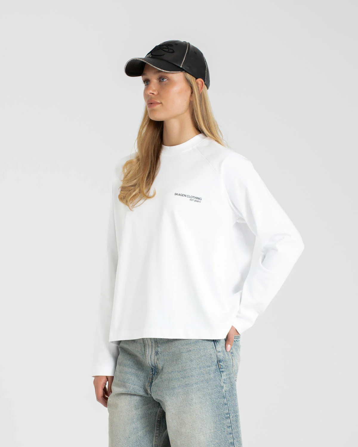 Everyday Essential Raglan Longsleeve White dame - Image 5