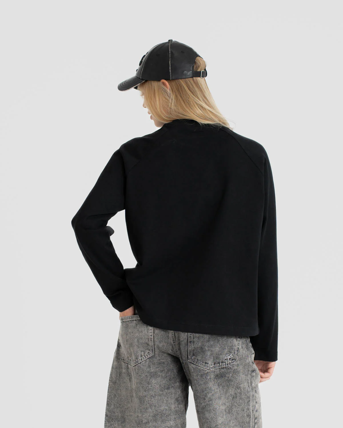Raglan Longsleeve T-shirt Black - Image 5
