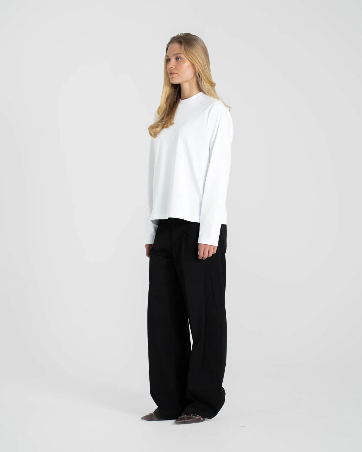 Raglan Longsleeve T-shirt White - Image 4